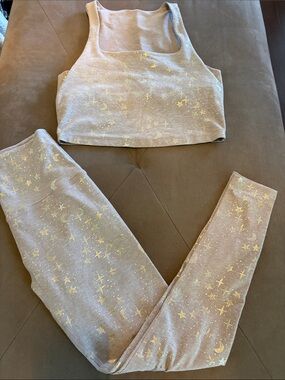 Beyond Yoga Heather Taupe Crop Tank with Gold Celestial Foil